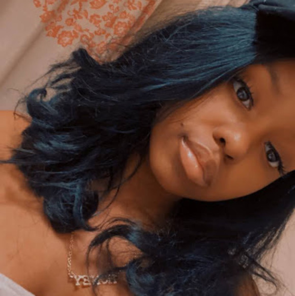 Meet your Posher, Kaitlin - Picture 1 of 1